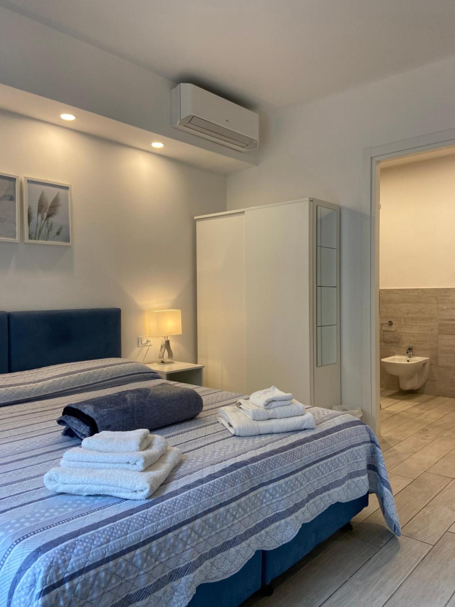 Vita Lenta - Cozy Rooms ลาสเปเซีย ภายนอก รูปภาพ