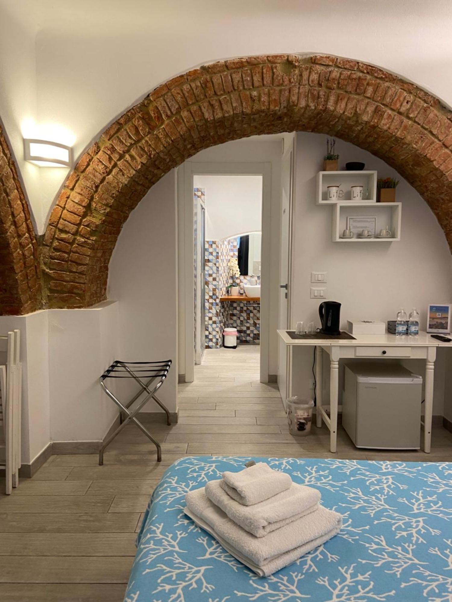 Vita Lenta - Cozy Rooms ลาสเปเซีย ภายนอก รูปภาพ